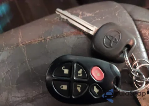 2004 Toyota Sienna Xle from USA, damaged, VIN 5TDZA22C34S088052